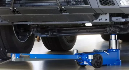 truck-maintenance-jacks.jpg